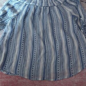 Unique Spectrum Blue and White Patterned Top